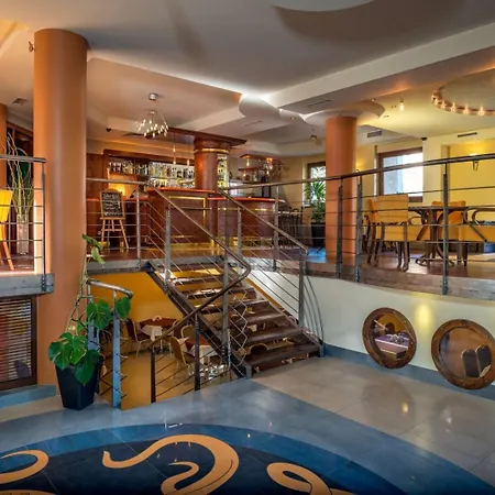 Oskar W Jastrzebiej Gorze Z Jacuzzi I Saunami ベッド・アンド・ブレックファスト Jastrzębia Góra