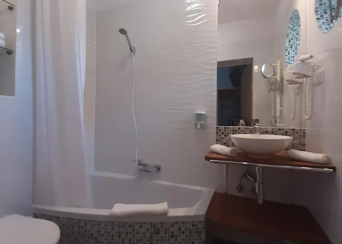 Bed & Breakfast Oskar W Jastrzebiej Gorze Z Jacuzzi I Saunami Jastrzębia Góra